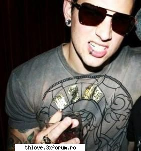 A7x - ^^Sk8er Girl_<3 A7x^^ - M O R E  B A N D S