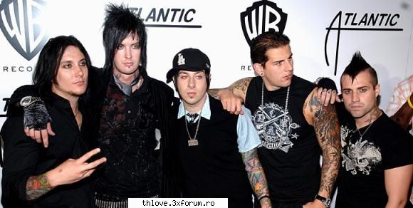 A7x - ^^Sk8er Girl_<3 A7x^^ - M O R E  B A N D S