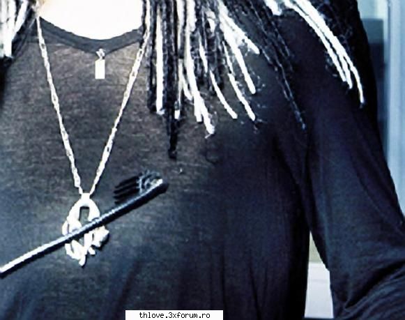 Bill are pierce in .... gurgui :O - Bill Kaulitz did it again � this time it�s not a - TOKIO HOTEL