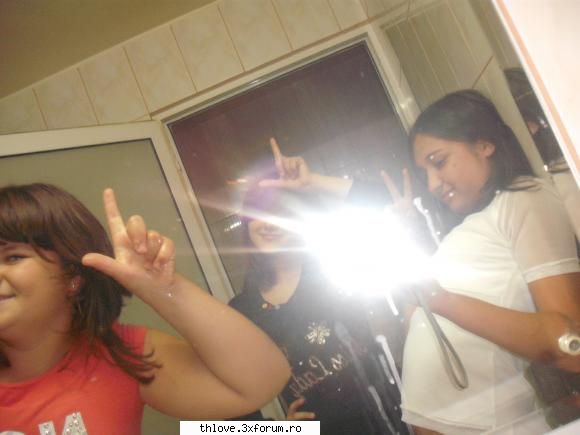 Brookelle - loser ... eu snt aia din mijloc - ME &I