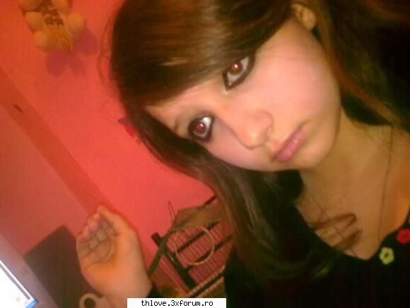 Brookelle - =( eo ce pot sa zic .. aceashi fatza in fiecare - ME &I