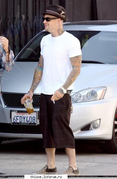 ~Distrus pentru totdeauna~ - 2. Benji Madden ,30 de ani - FANFICTION
