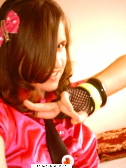 FoOxY pOoOOp [:X] - hallO....iOp iz fOxY....sh snt fana th - ME &I