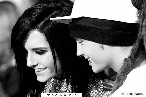 Insemnificant Selbstmord - Tom: -acelasi Tom Kaulitz... Bill: -Acelasi Bill - FANFICTION