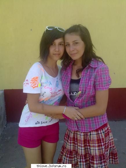 Lex. si nimic mai mult - N-am vazut :"> Esti departe de mine Eu stau in - ME &I