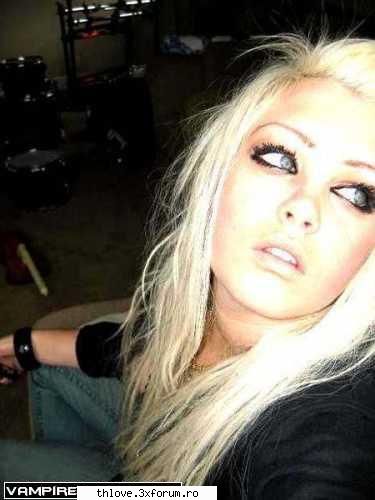 !..MisS..u..! - Deaa au murit knd ea avea doar 5 anii.atunci - A R H I V AF A N F I C