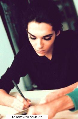 ~NEWS th~ - Sau nuu ca e paroase de abrbat si subtire ca a - TOKIO HOTEL