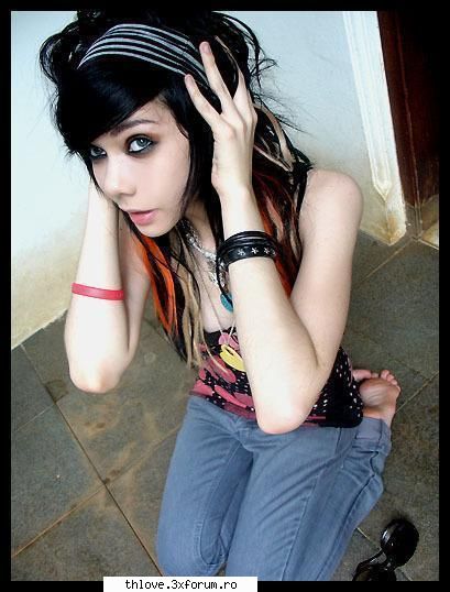 Sar Bennett - asha e thare tipah:D ce credeti?:D - [E][M][O]
