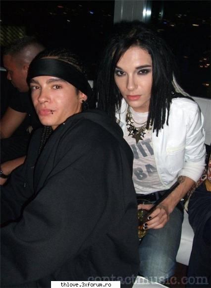 Tom K' are un pierce un ureche - am si io o poza cu noul look a lui tom si bill - T O M  K A U L I T Z