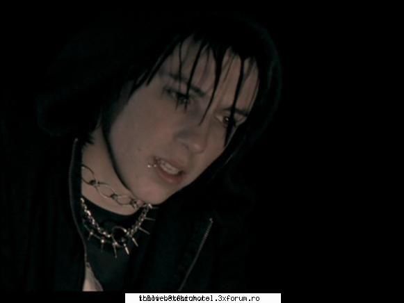 ~WhIt U~ - Baietzii ii spusera lu deea tot ce o interesa y - A R H I V AF A N F I C