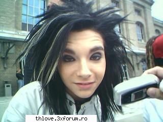 faze dure tokio hotel :)) - B:m'da ... trb sa zambesc si de data asta ! :D - CAFENEA