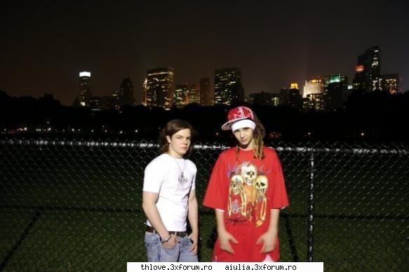 faze dure tokio hotel :)) - T ... aseaza'te asa .. ca sa arati asa cool ka mn - CAFENEA