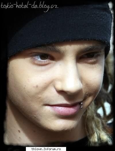 faze dure tokio hotel :)) - T: Zambim zambim la cameeraaaaa;x;x B: Afemeiatul - CAFENEA