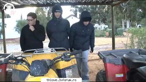 faze dure tokio hotel :)) - T: G: esti bine? T: hey gagica te fac o tura cu - CAFENEA