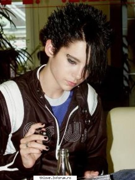 faze dure tokio hotel :)) - B ...numele meu...e...aaaa... T kaulitz B spune - CAFENEA