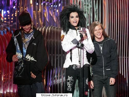 faze dure tokio hotel :)) - Bill: pizdaaa!! T: B: coaieee T: bro'? B: ce vrei - CAFENEA