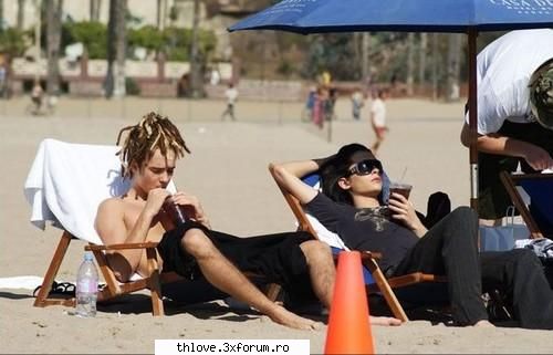 faze dure tokio hotel :)) - Stiu T: pestisor pestisor B: incearca cu paiul - CAFENEA