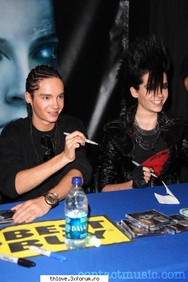 faze dure tokio hotel :)) - Mersi. T: Bravo Bill. B: Ce?Doar dau - CAFENEA