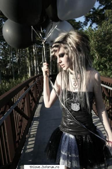 kiki kannibal - ^^Sk8er Girl_<3 A7x^^ - [E][M][O]
