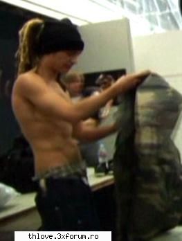 poze cu tom - strip babe strip i wanna see more - T O M  K A U L I T Z