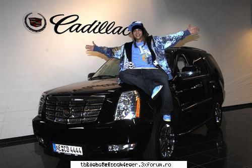 poze cu tom - Cadillacul lui super cool - T O M  K A U L I T Z