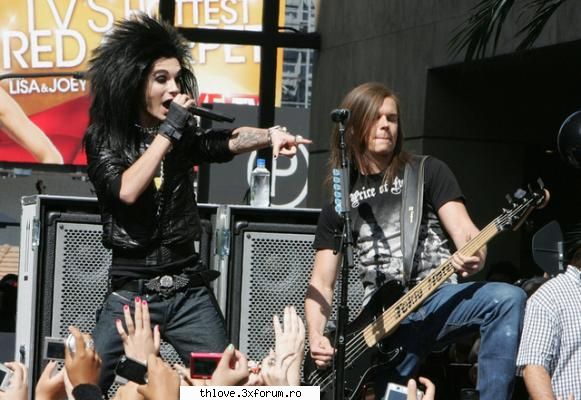 poze th noi de la un concert recent:D - !'m~0nLy~4~b!lL - TOKIO HOTEL