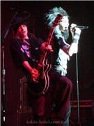 poze th noi de la un concert recent:D - asta de la concert - TOKIO HOTEL